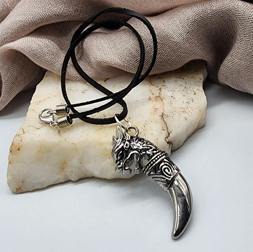❤️ Silver plated Woolf Tooth Pendant Black Cord Tiger Leon Celtic Ethnic Boho